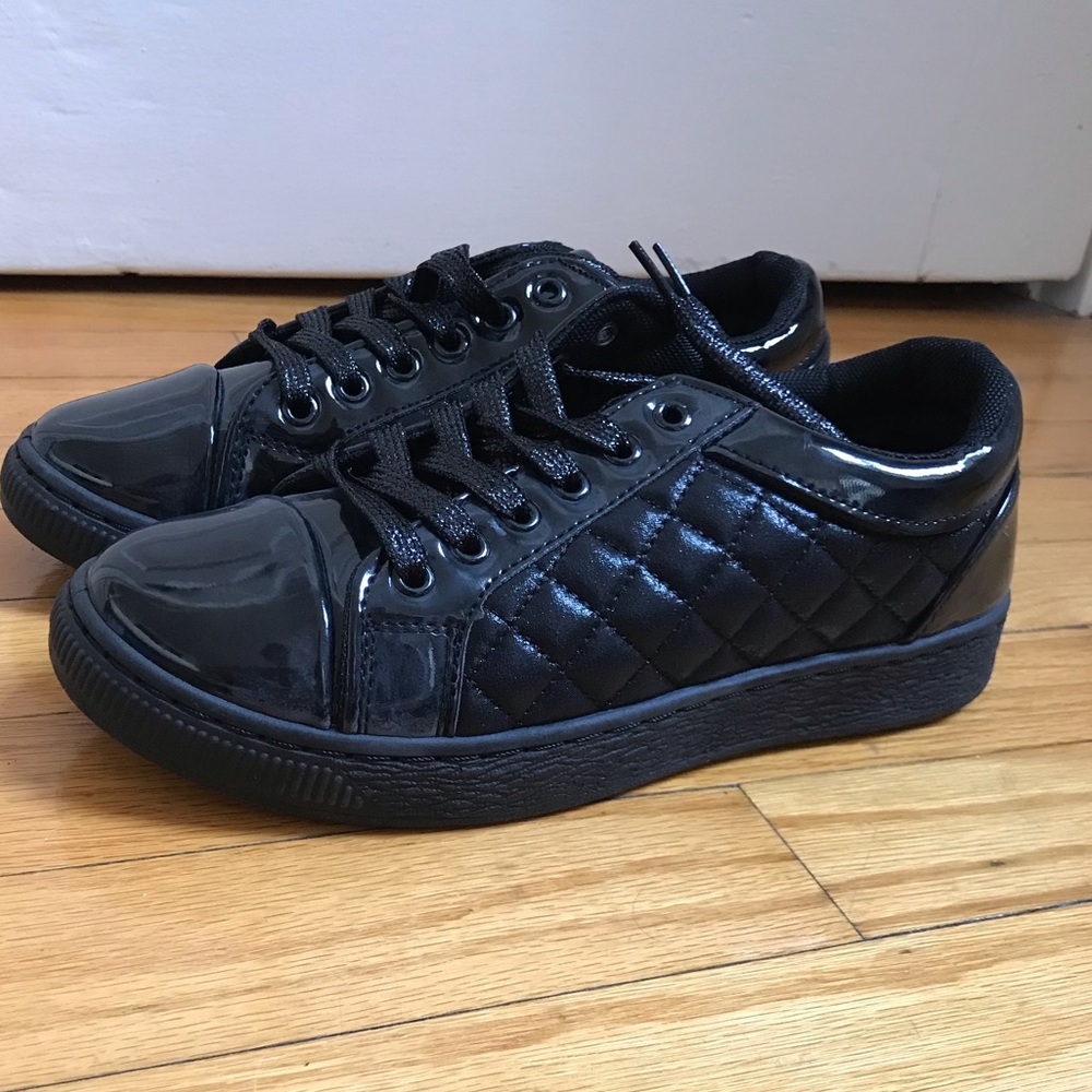 Patent leather quilted sneakers